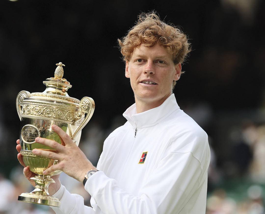 法网逆转戴维斯杯，辛纳惊艳四座